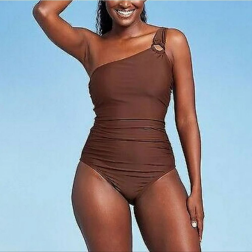 BRAND NEW  DAVINA WOMEN'S ASYMMETRICAL RING HIGH COVERAGE ONE PIECE SWIMSUIT